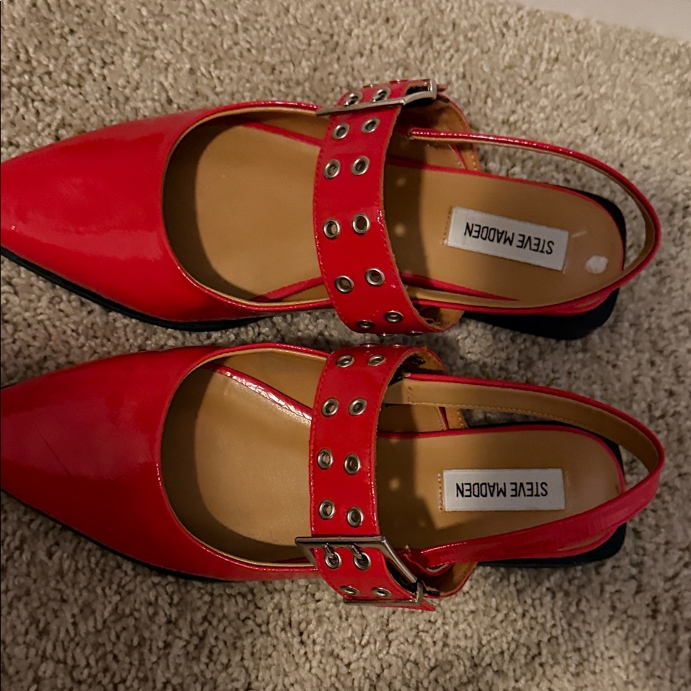 Steve Madden Red Pointed Slingback Flats with Studded Strap - Picture 2 of 4